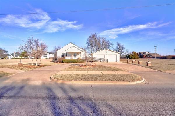 318 S Main Street, Okarche, OK 73762