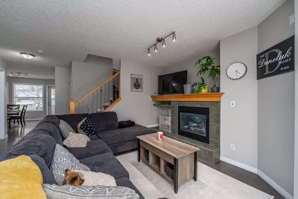 Calgary, AB T3M 1E5,157 Cramond CIR SE