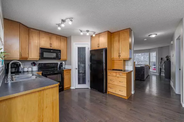 Calgary, AB T3M 1E5,157 Cramond CIR SE