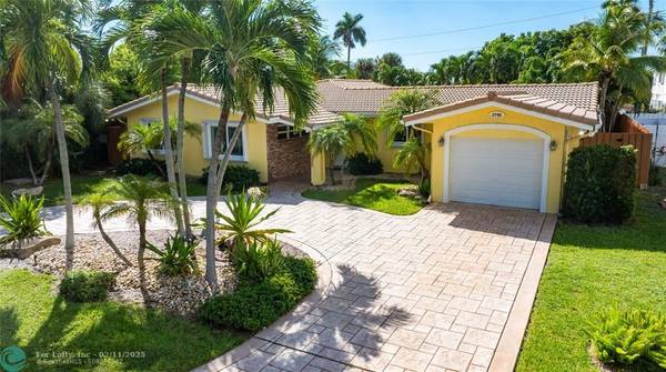 2742 NE 32nd St,  Lighthouse Point,  FL 33064