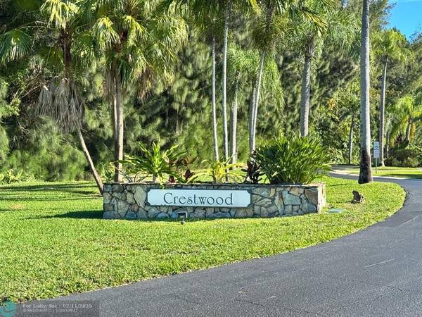 104 SE Crestwood Cir  #4, Stuart, FL 34997