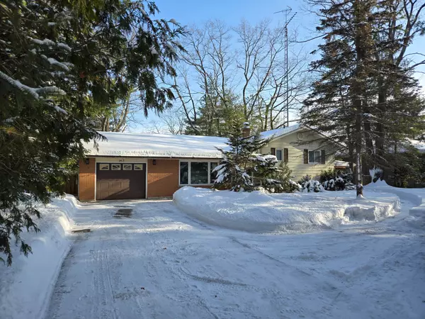 163 Woodland DR, Wasaga Beach, ON L9Z 2V4