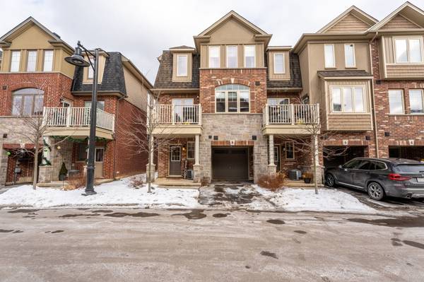 8 Birot LN, Hamilton, ON L9G 3K9