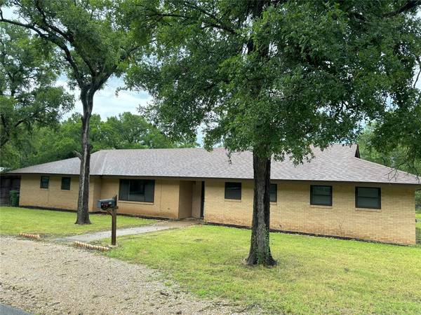 604 Cedar Street, Mineral Wells, TX 76067