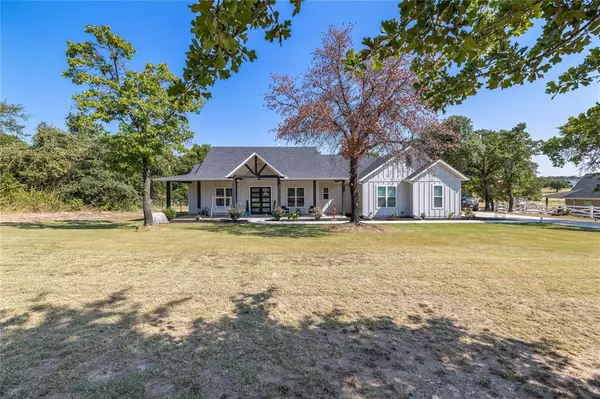 377 Sarra Lane, Poolville, TX 76487