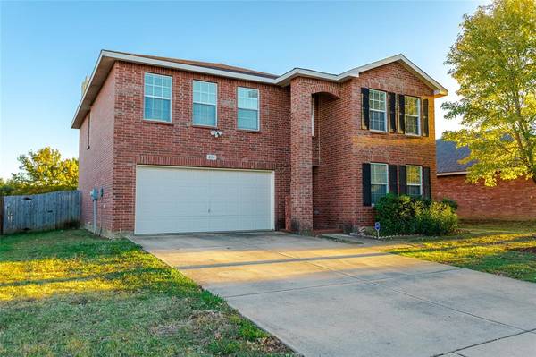 818 Moss Glen Trail, Arlington, TX 76002