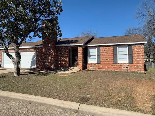 1016 Turner Street, Cleburne, TX 76033