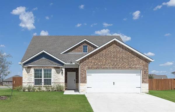 128 Village Court, Red Oak, TX 75154