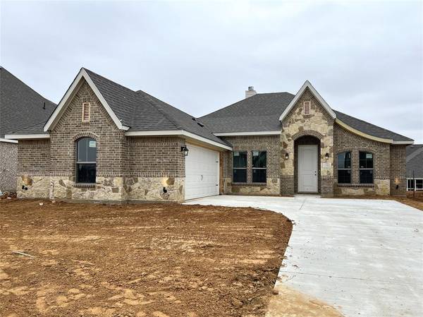 38 Harrier Street, Joshua, TX 76058