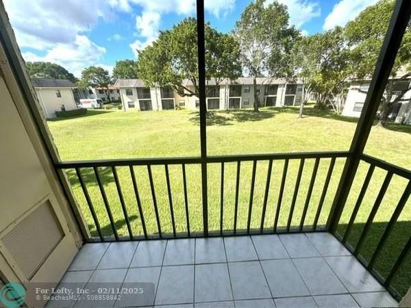 Boca Raton, FL 33433,6796 PALMETTO CIR  #202