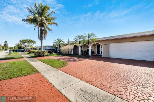 9660 NW 20th Pl, Sunrise, FL 33322