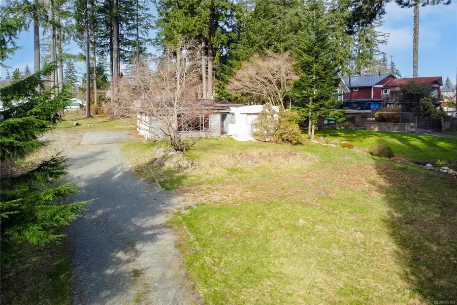 476 Old Petersen Rd, Campbell River, BC V9W 3M9