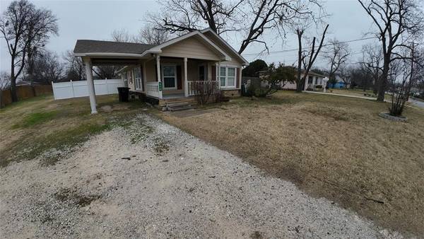 414 Woodard Avenue, Cleburne, TX 76033