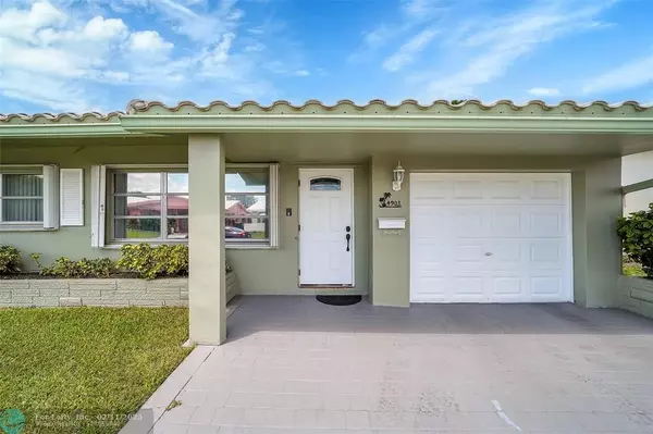 4903 NW 43rd Ter, Tamarac, FL 33319