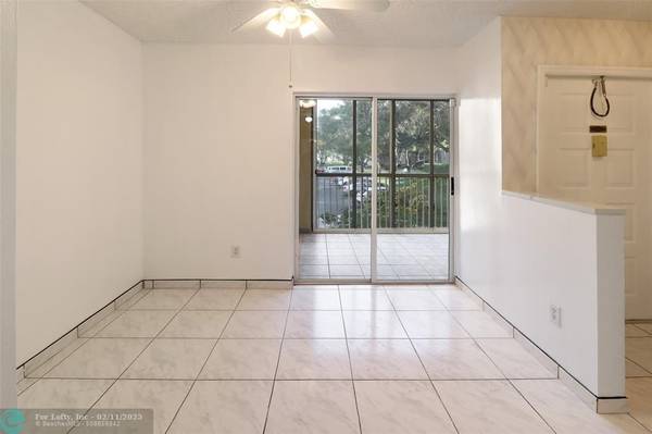 Tamarac, FL 33321,9599 weldon  #201