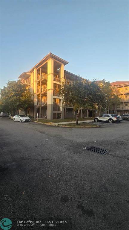 2801 Riverside Dr  #201, Coral Springs, FL 33065