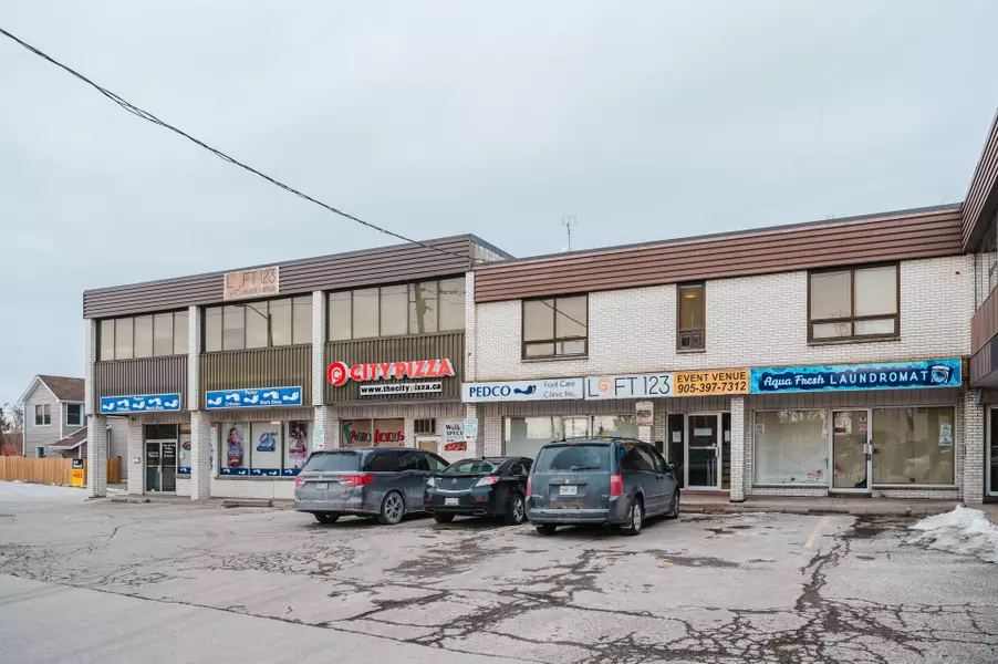 123 Queenston ST #Upper Level, St. Catharines, ON L2R 2Z6