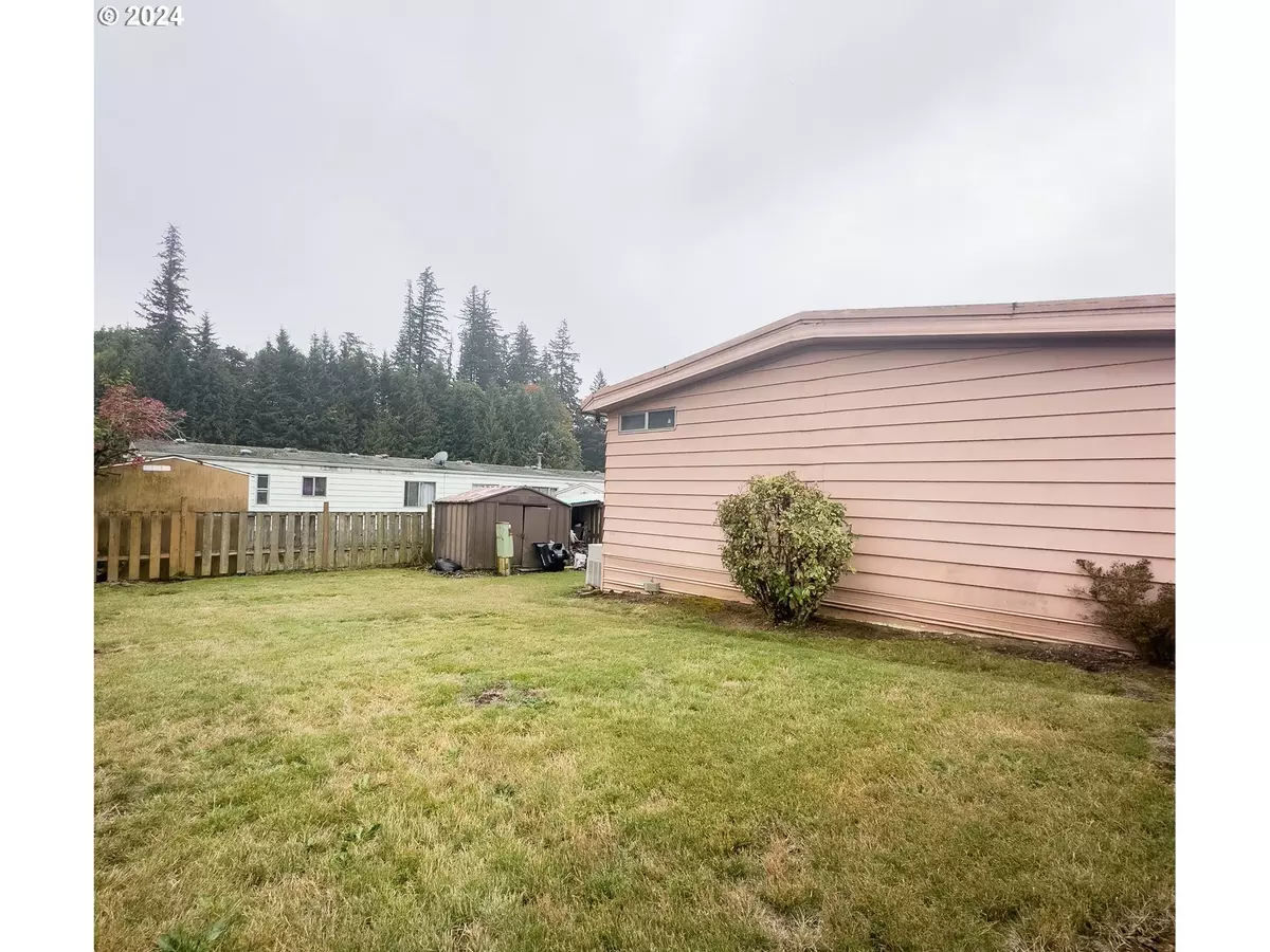 Sandy, OR 97055,17655 Bluff RD #65