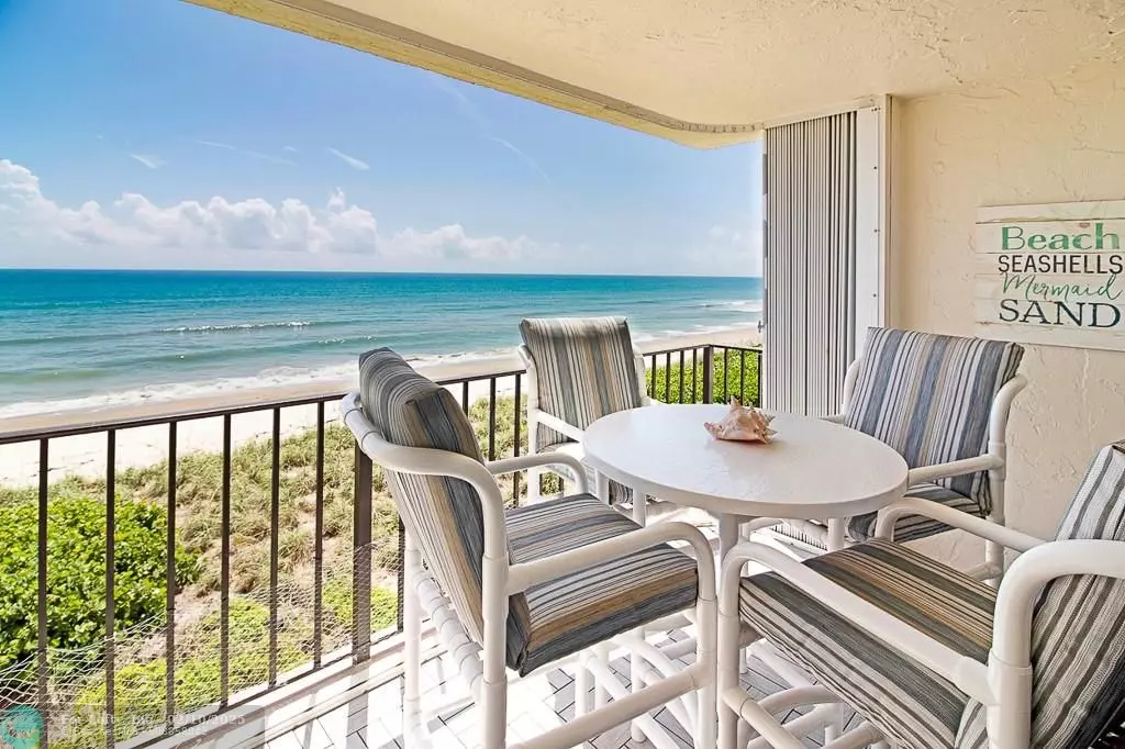 Jensen Beach, FL 34957,9490 S Ocean Dr  #415