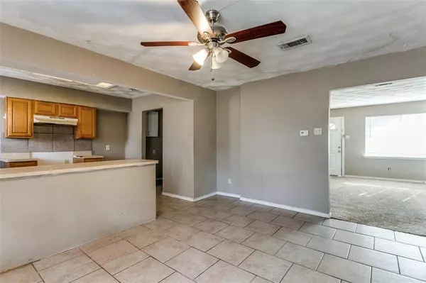 Irving, TX 75062,2813 Keyhole Circle