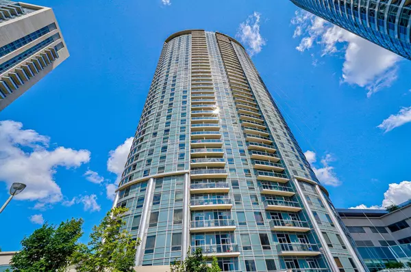 135 Village Green SQ #3422, Toronto E07, ON M1S 0G4