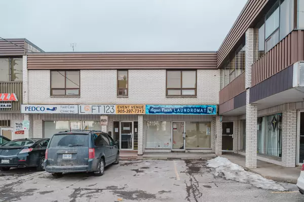 St. Catharines, ON L2R 2Z6,123 Queenston ST #Upper Level