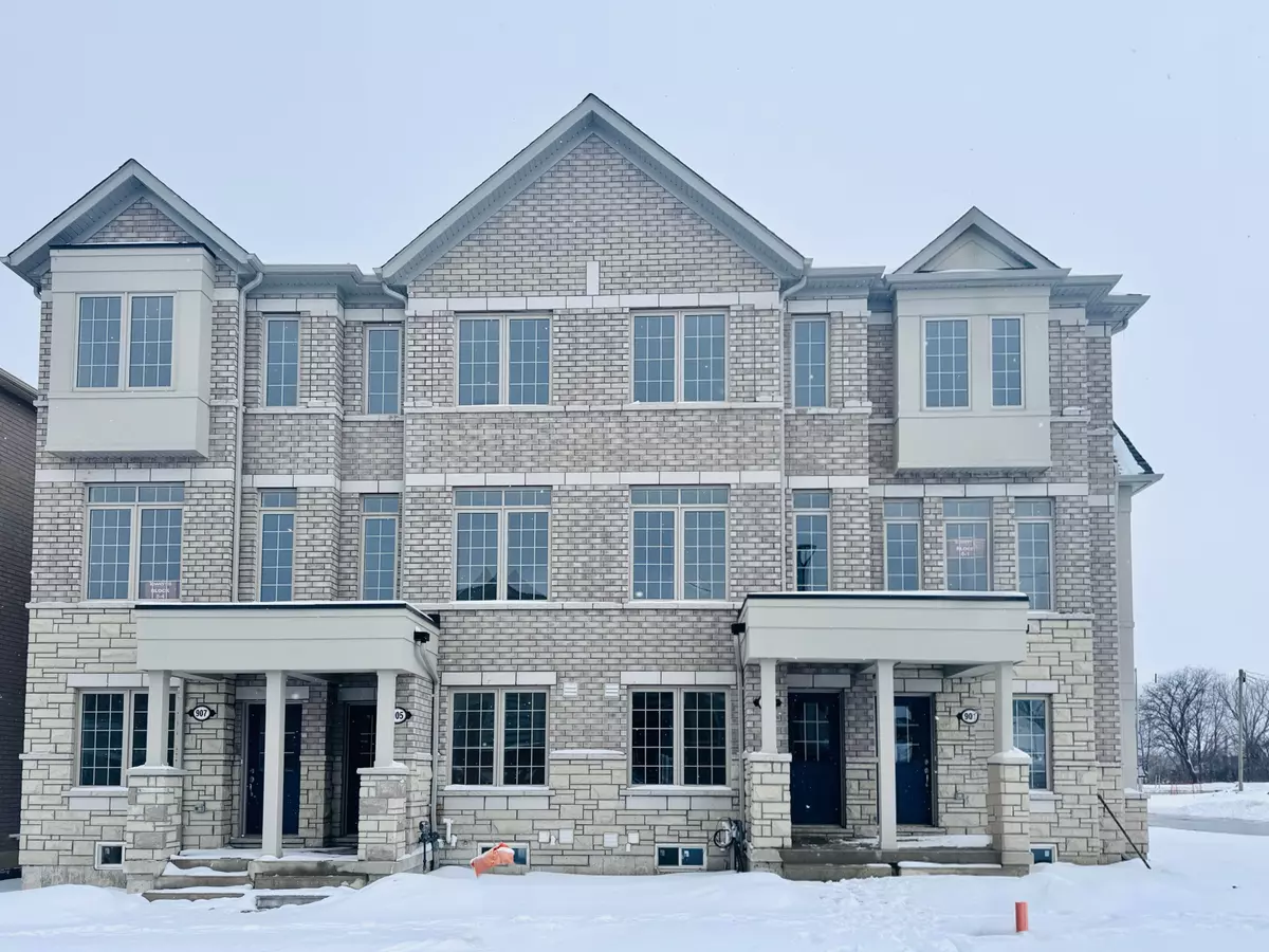 Pickering, ON L1X 0P3,903 Crowsnest HOLW