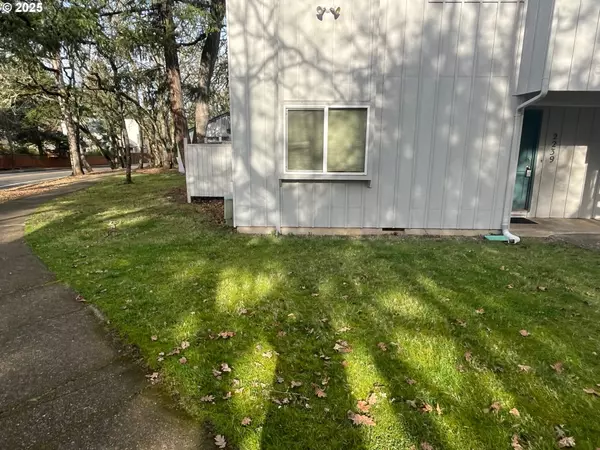 Eugene, OR 97405,2239 HAWKINS LN