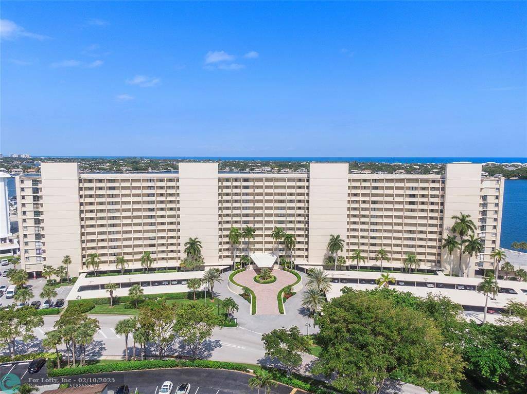 North Palm Beach, FL 33408,136 Lakeshore Dr  #10