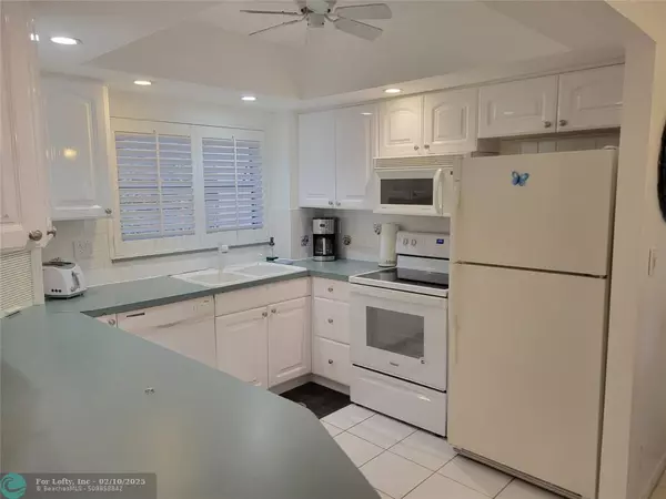 Lauderhill, FL 33319,6060 S Falls Circle Dr  #311