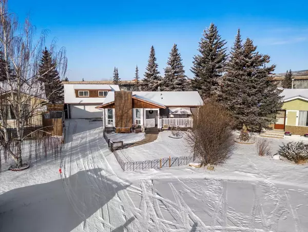 62 Glendale WAY,  Cochrane,  AB T4C 1H9