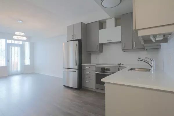 18 Uptown DR #121, Markham, ON L3R 5M5