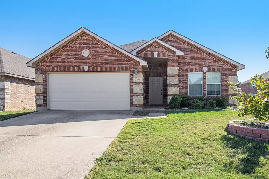 2400 Grand Rapids Drive, Fort Worth, TX 76177