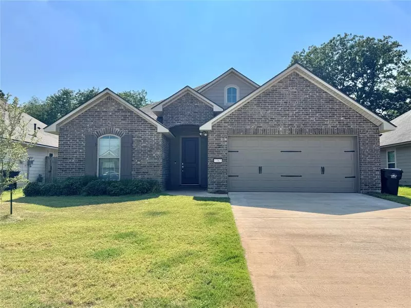 3343 Grand Lake Drive, Bossier City, LA 71111