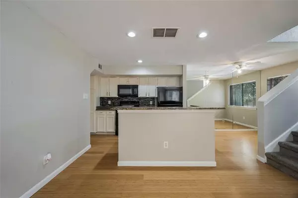 Dallas, TX 75243,9805 Walnut Street #209