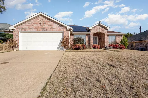 1049 Cove Hollow Drive, Cedar Hill, TX 75104