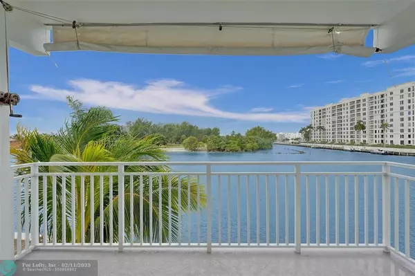 Pompano Beach, FL 33062,1111 N Riverside Dr  #305