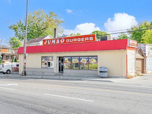 685 Runnymede RD, Toronto W02, ON M6P 1W6