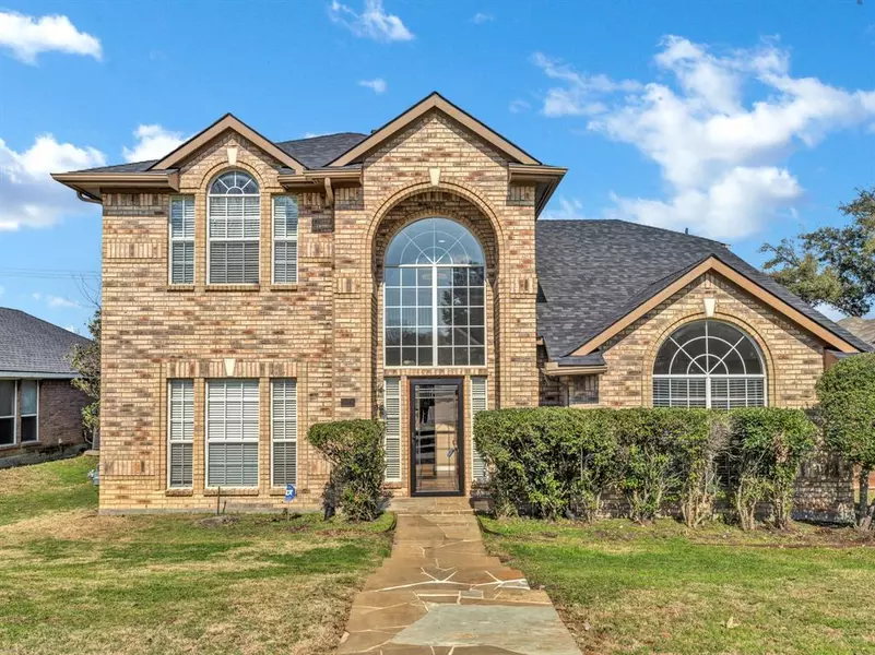 931 Royal Oaks Drive, Lewisville, TX 75067