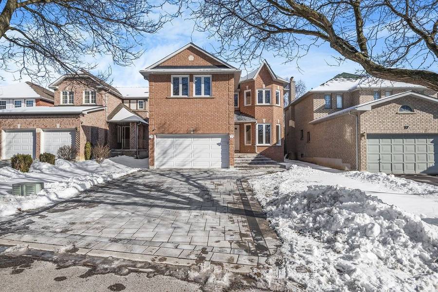 19 Estoril ST, Richmond Hill, ON L4C 0B9