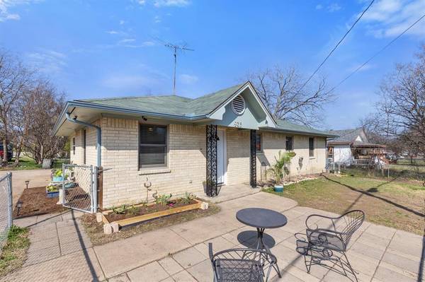 903 E 9th Street, Kemp, TX 75143