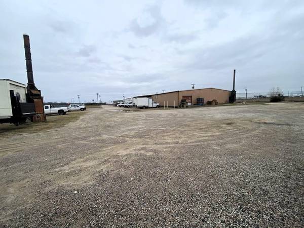 2400 S Business 45, Corsicana, TX 75110