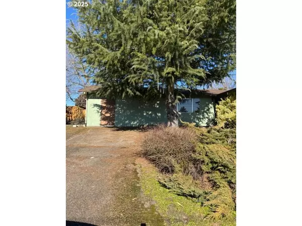 481 W GRANT ST, Carlton, OR 97111