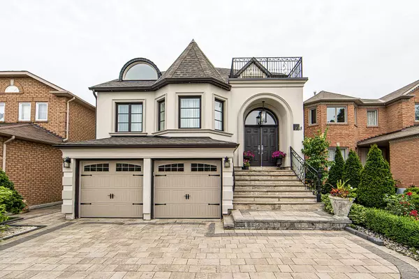 138 Larratt LN, Richmond Hill, ON L4C 0E6