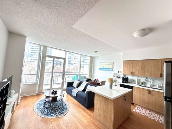 2230 Lake Shore BLVD W #310, Toronto W06, ON M8V 0B2