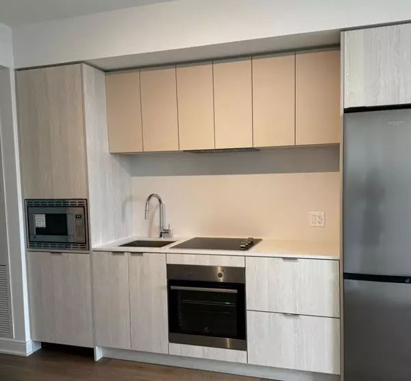 Mississauga, ON L5A 1W4,86 Dundas ST E #1619