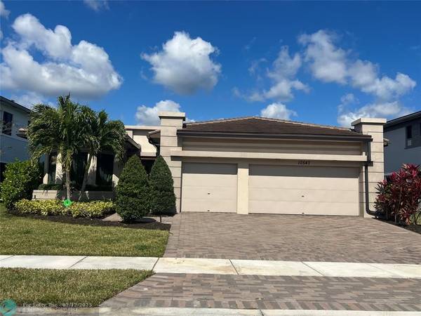 10547 N Lago Vista Cir, Parkland, FL 33076