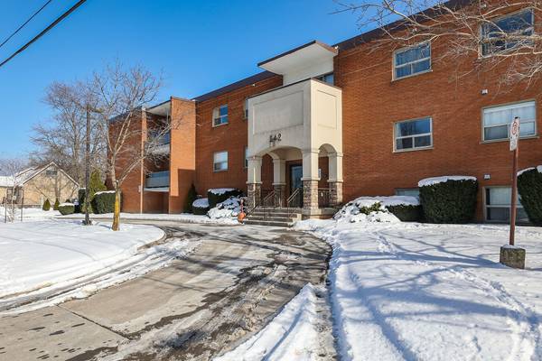 242 Oakdale AVE #202, St. Catharines, ON L2P 3K5