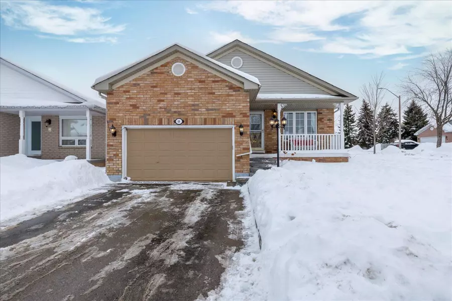 68 Draper CRES, Barrie, ON L4N 6B1