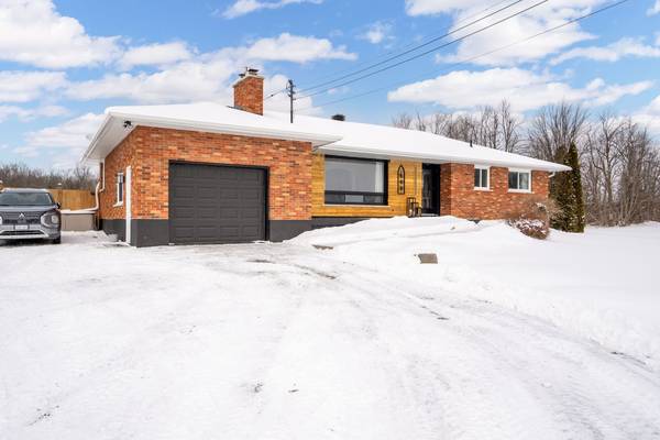 19001 COUNTY RD 18 RD, South Glengarry, ON K0C 1S0